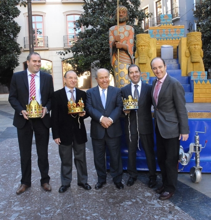 &copy;Ayto.Granada: 20 CARROZAS ACOMPA�AR�N A LOS MAGOS DE ORIENTE EL PR�XIMO 5 DE ENERO